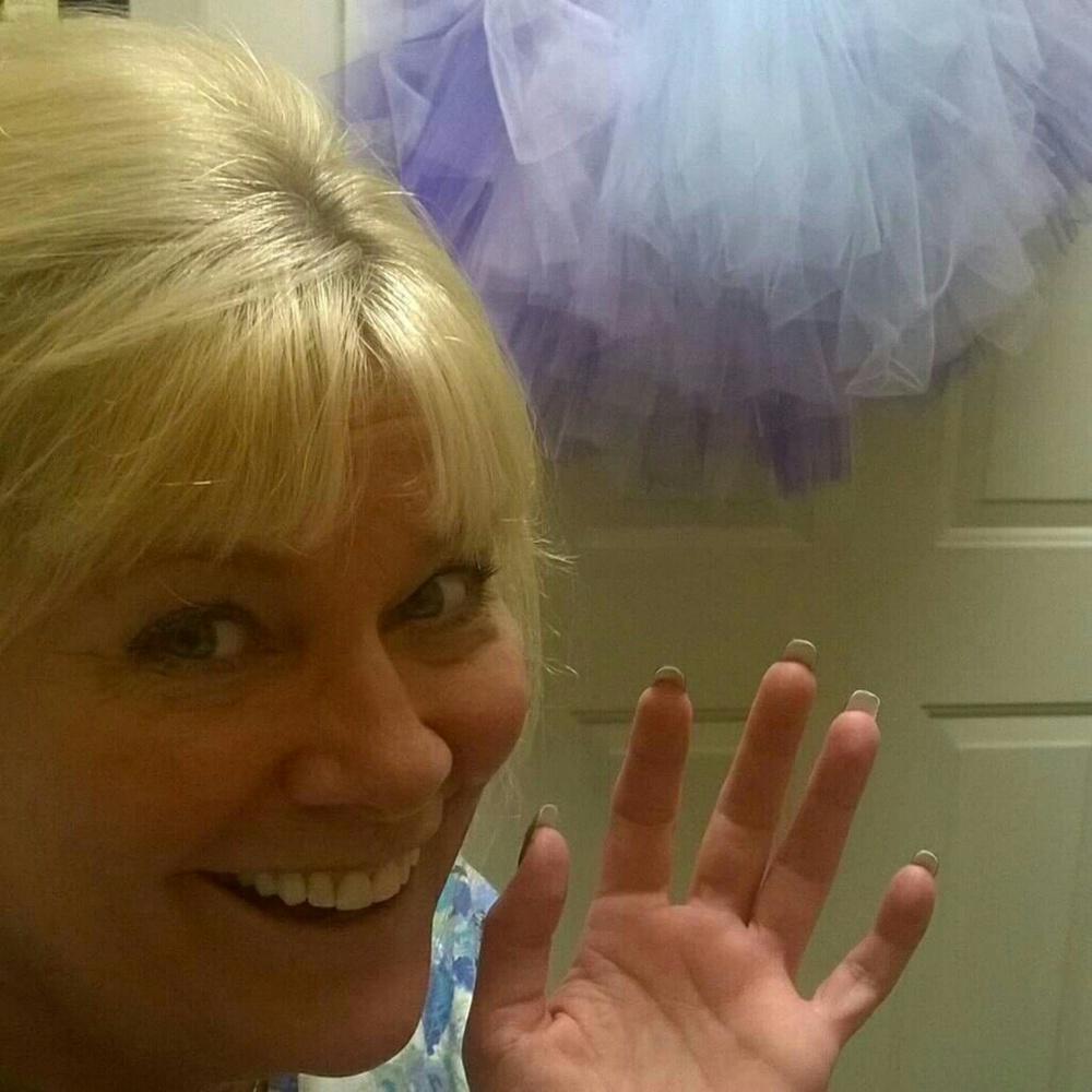 Meet your Posher, Dee